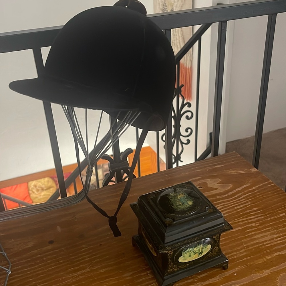 Child’s Vintage Velvet Riding Hat 7/8